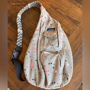 Kavu Sling Bag with Triangular Accents